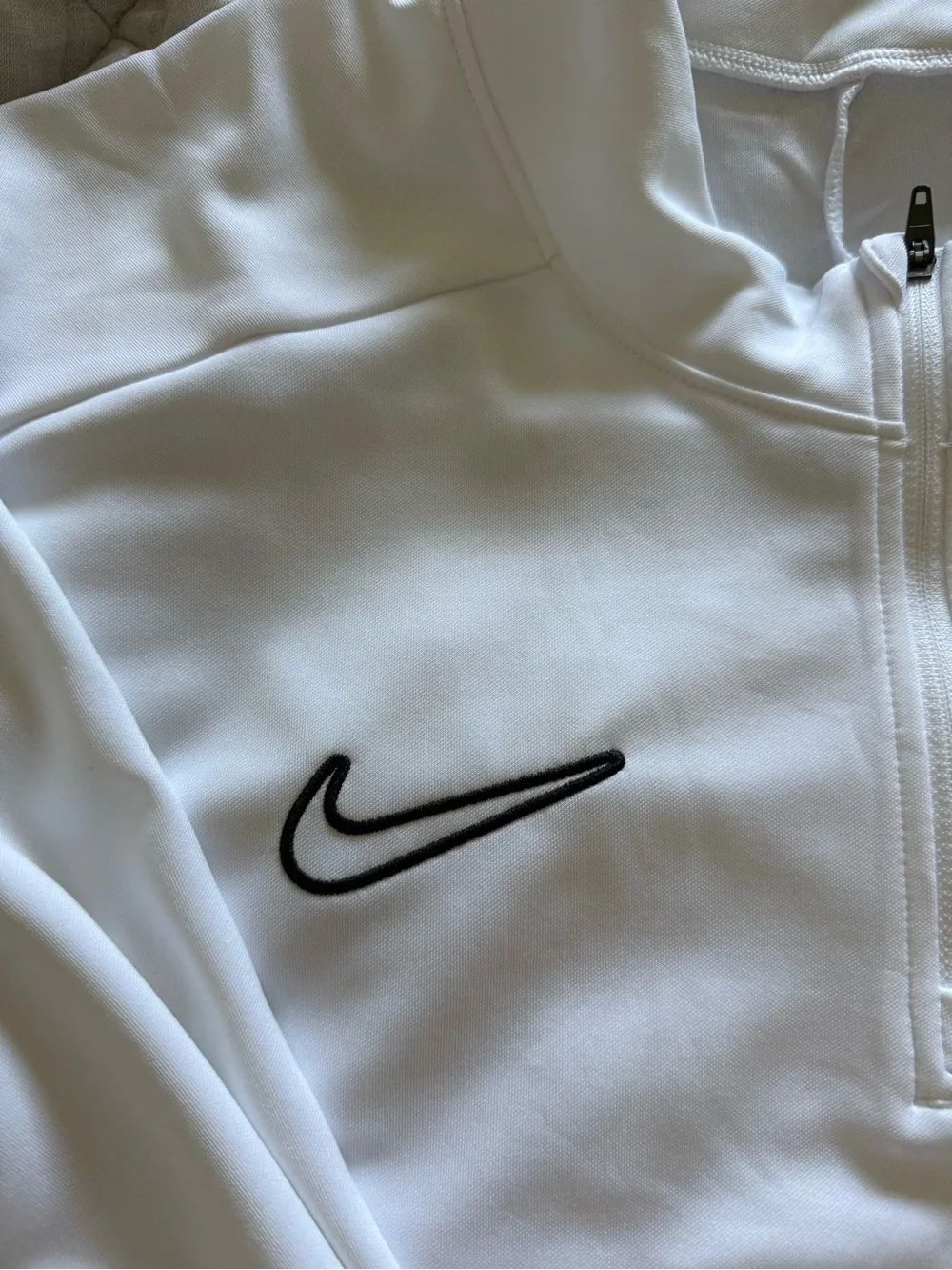 Nike White Quarter-Zip Pullover with Black Zipper Pull